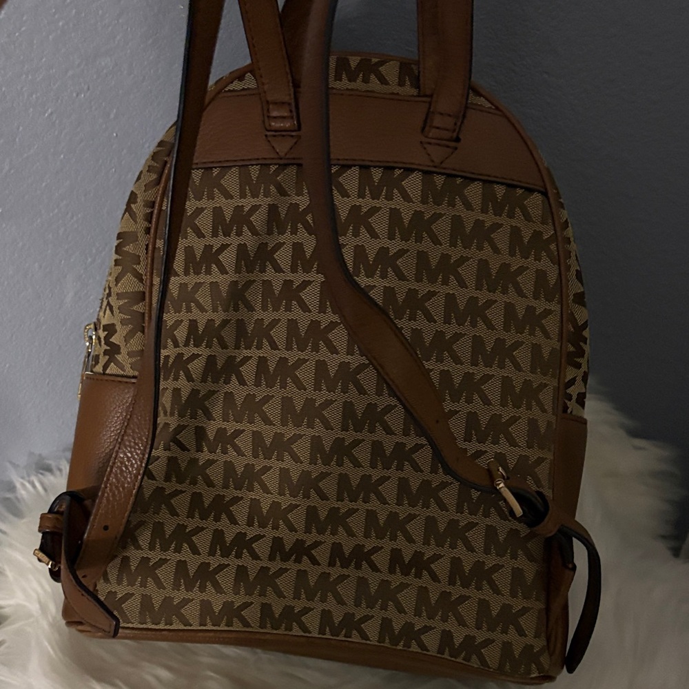 Michael Kors Monogram Brown Backpack - Picture 4 of 9